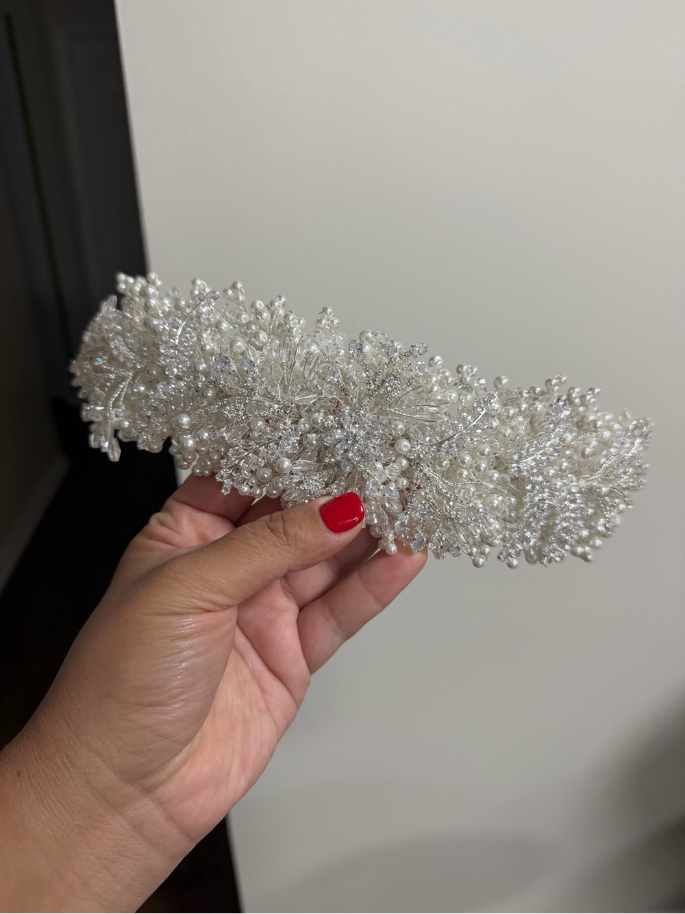 Elegant Pearl & Crystal Bridal Headband - White Silver